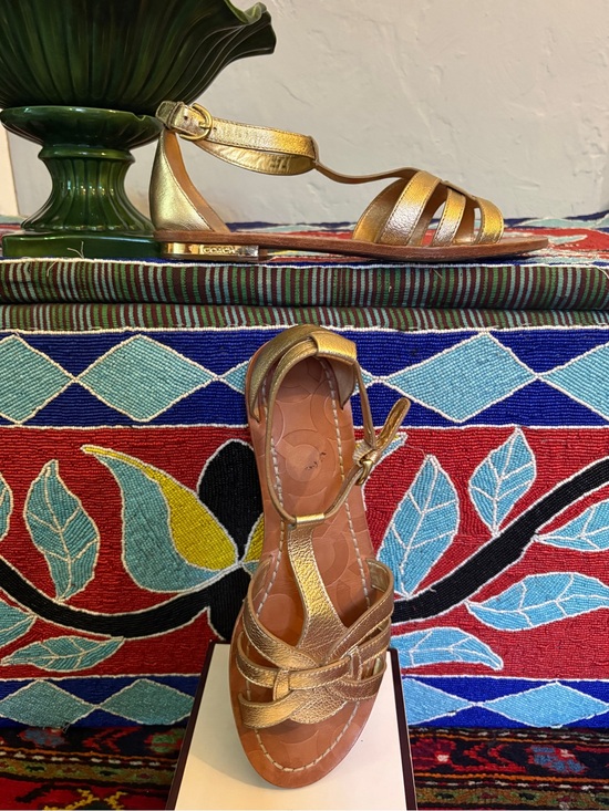 Shoes - SZ 9 Coach gladiator metallic sandel